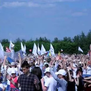 "JP II - liczy się świętość!" - LEDNICA 2011