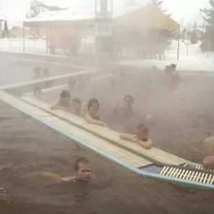 gorąca kąpiel w środku zimy