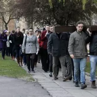 Droga Krzyżowa na miasteczku akademickim