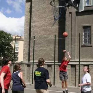 Trio Basket 2006