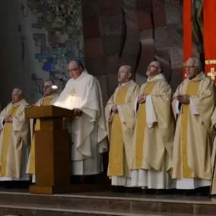 Uroczysta Eucharystia z poświęceniem sztandaru "Węzła"